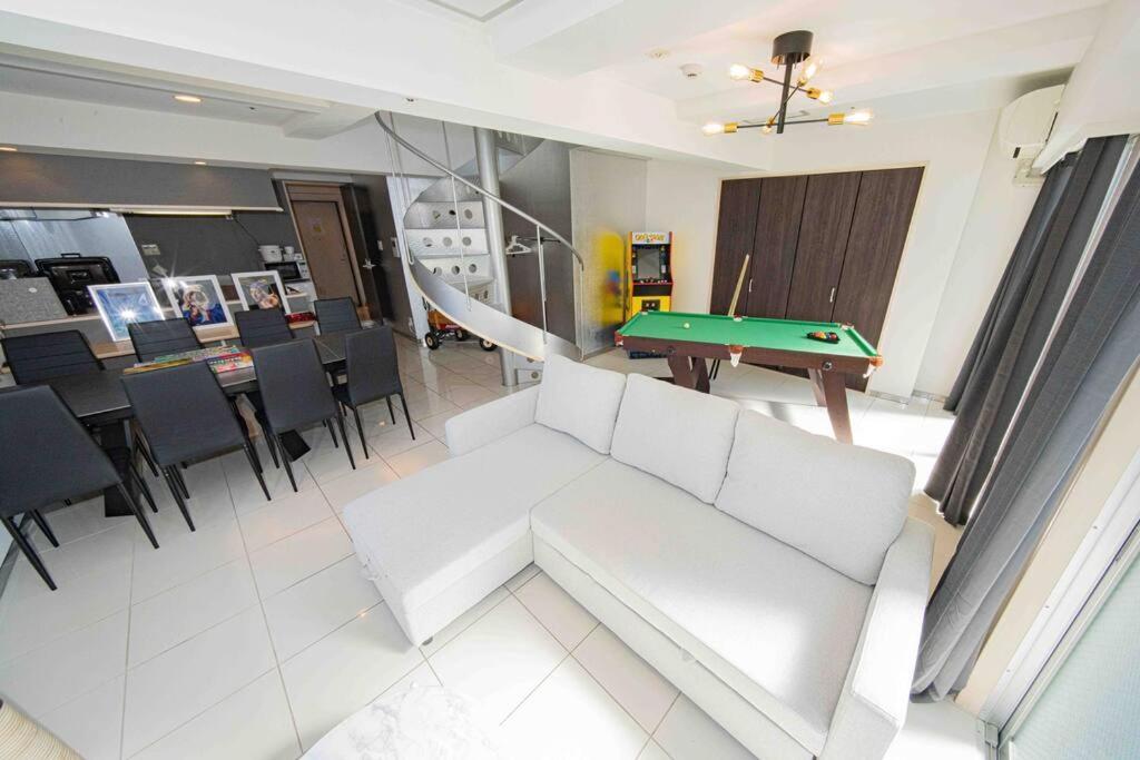 Apartmán メルシアター鈍色の風・最上階デザイナーズルーム Ósaka Exteriér fotografie