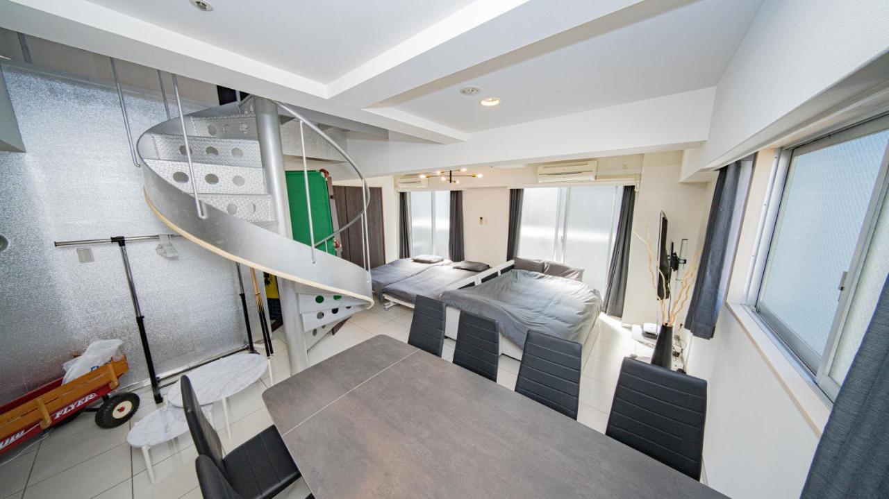 Apartmán メルシアター鈍色の風・最上階デザイナーズルーム Ósaka Exteriér fotografie