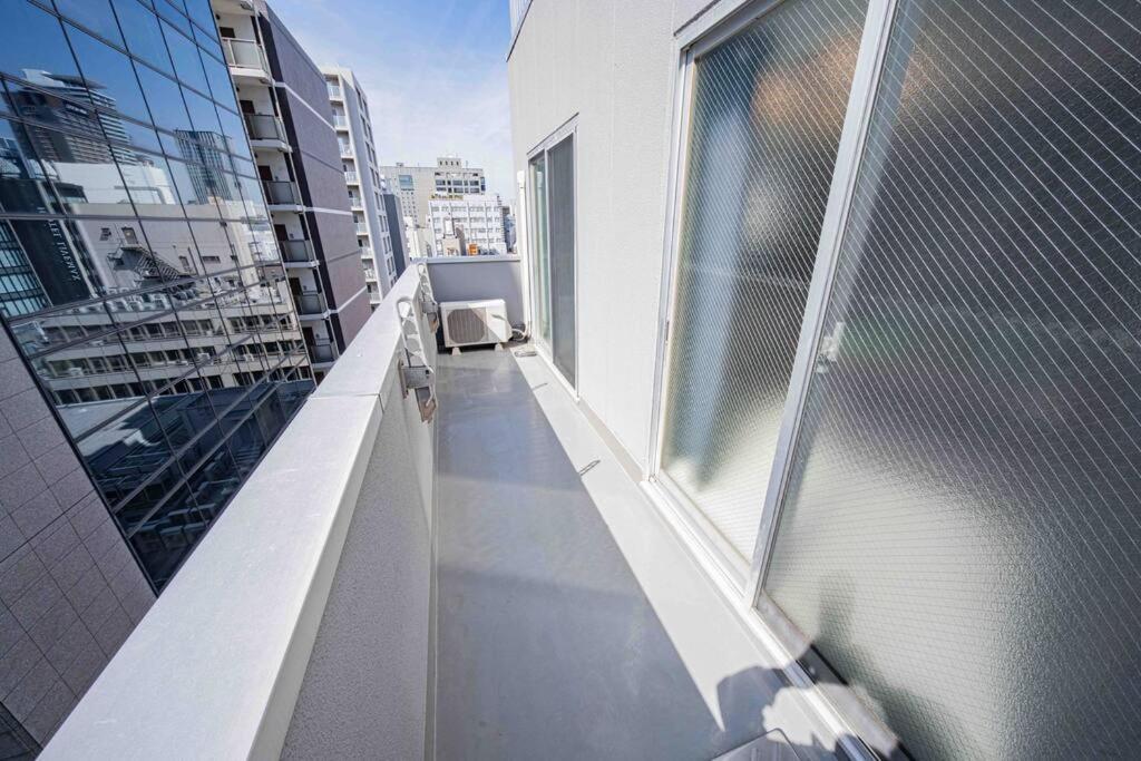 Apartmán メルシアター鈍色の風・最上階デザイナーズルーム Ósaka Exteriér fotografie
