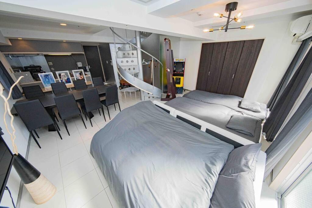 Apartmán メルシアター鈍色の風・最上階デザイナーズルーム Ósaka Exteriér fotografie