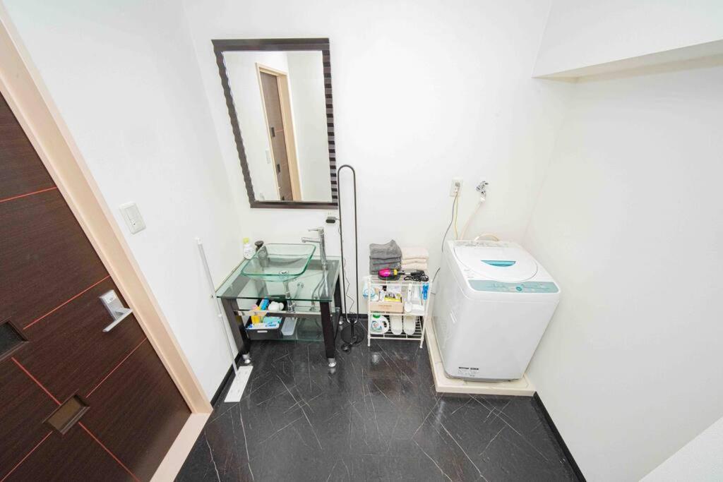Apartmán メルシアター鈍色の風・最上階デザイナーズルーム Ósaka Exteriér fotografie