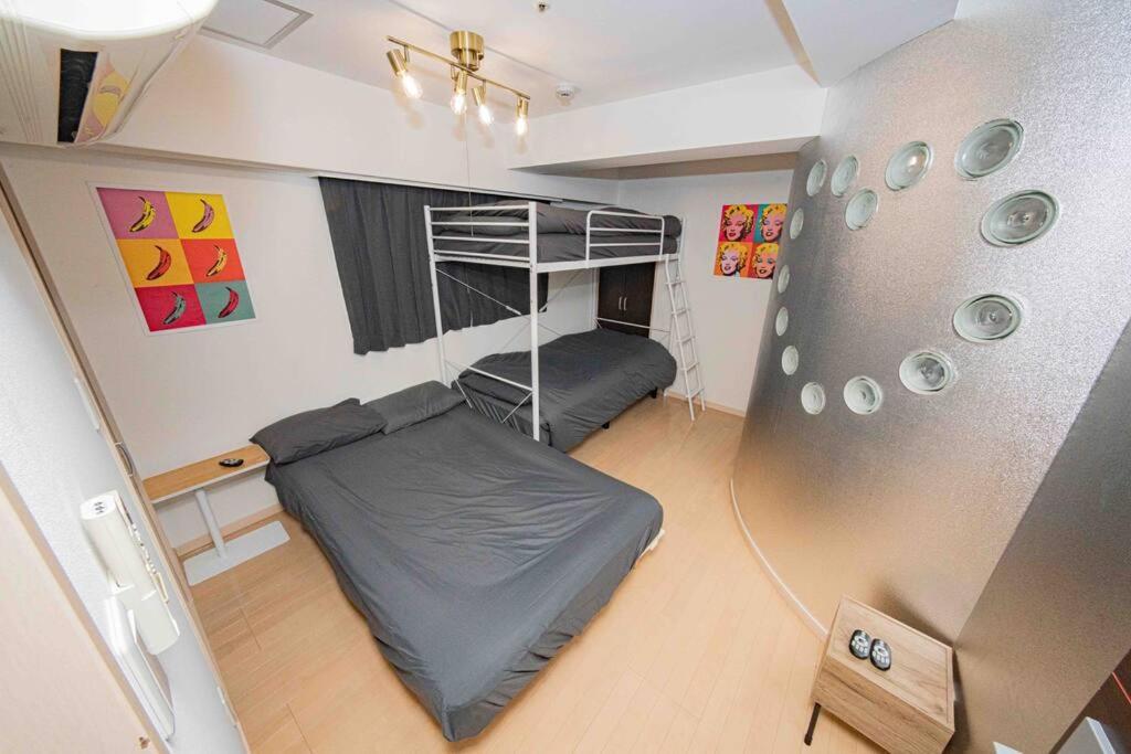 Apartmán メルシアター鈍色の風・最上階デザイナーズルーム Ósaka Exteriér fotografie
